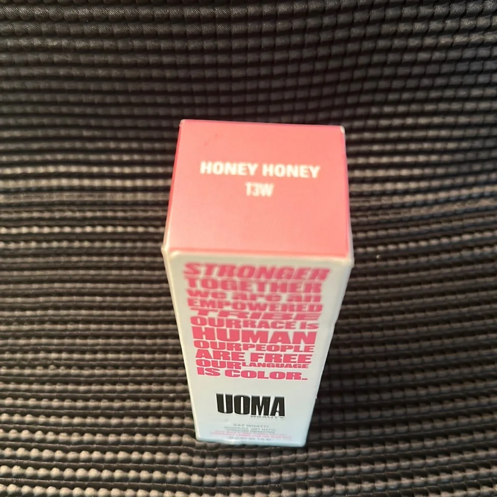 🆕Uoma Hydrating Foundation (Honey Honey T3W)